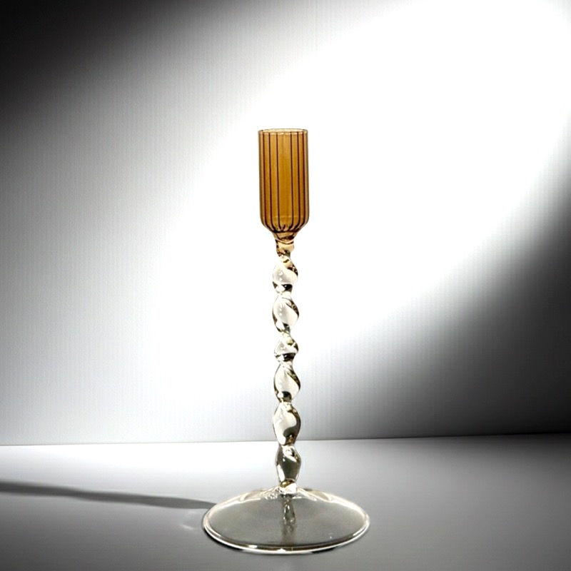 Glas-Kerzenhalter mit gedrehtem Stiel
