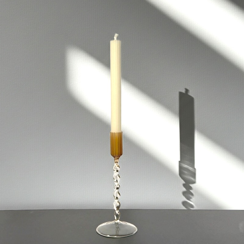 Glas-Kerzenhalter mit gedrehtem Stiel