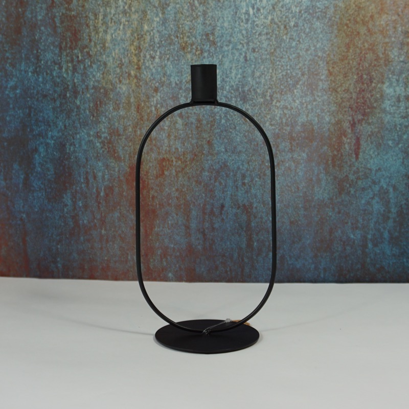 schwarzer Kerzenhalter aus Metall (26cm)