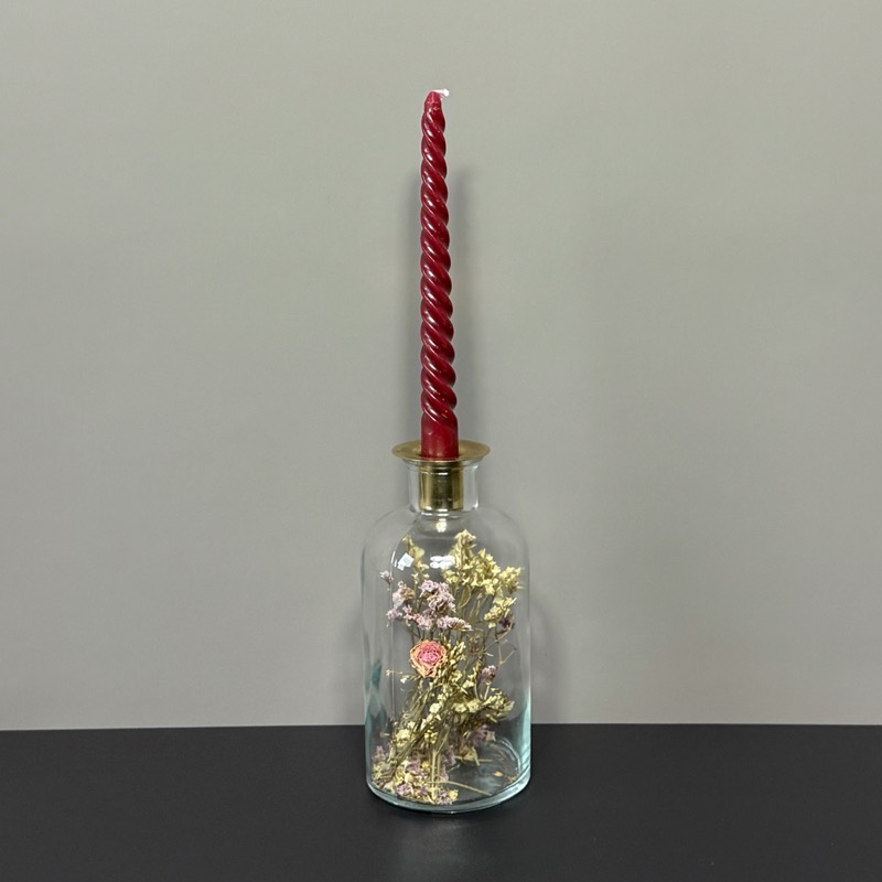 Glas mit Trockenblumen (Kerzenständer)