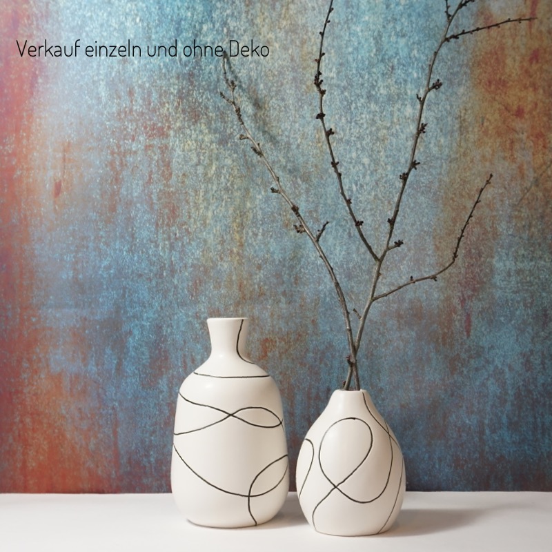Vase aus Keramik mit feinen Linien (19cm)