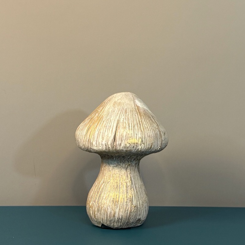 Deko-Pilz aus Beton