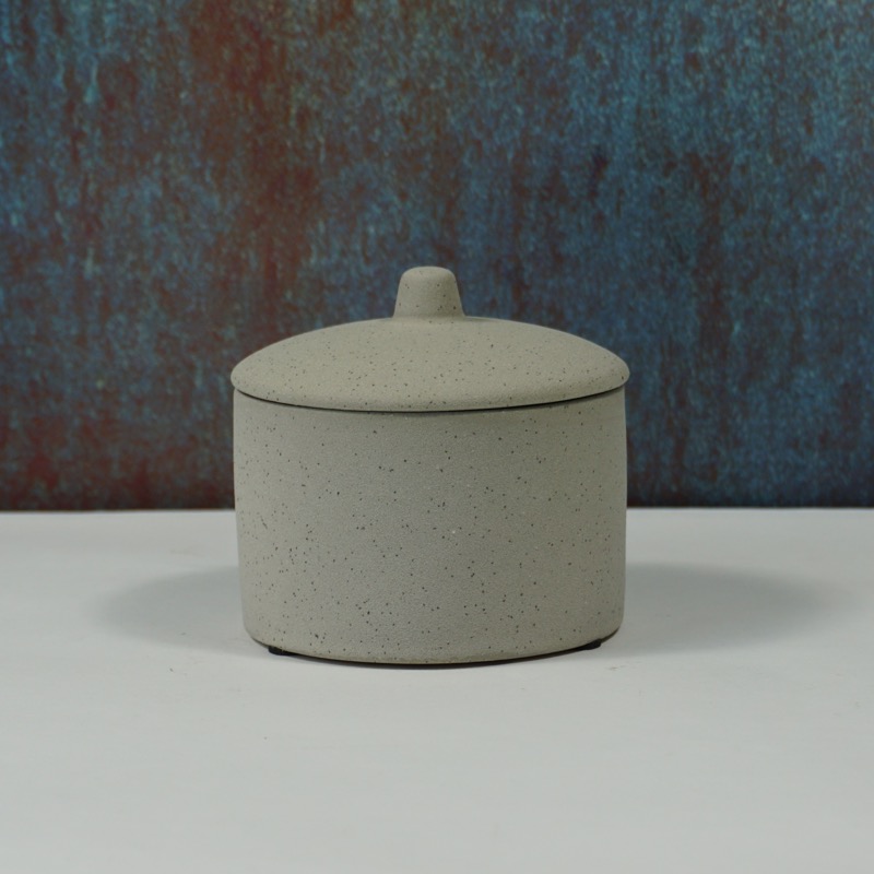 Außenkerze in Keramikdose mit Deckel (beige)
