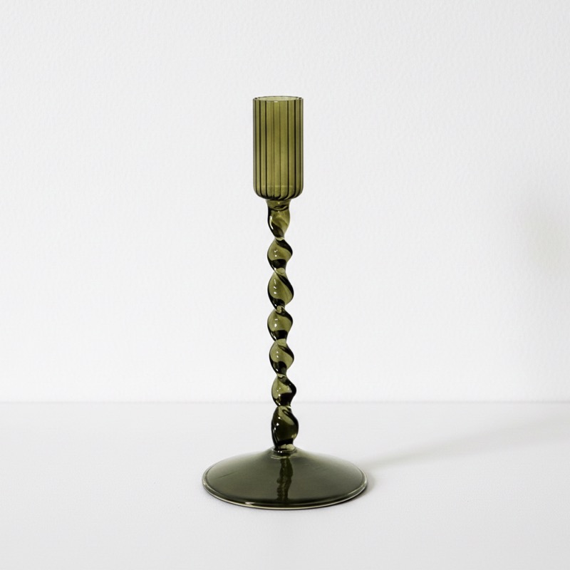Glas-Kerzenhalter mit gedrehtem Stiel