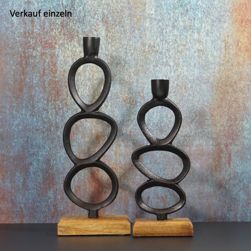 schwarze Kerzenhalter mit Sockel aus Holz