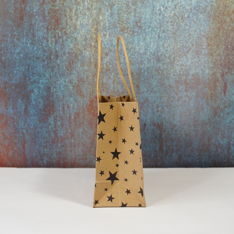 praktische Geschenktüte (Sterndekor, braun)