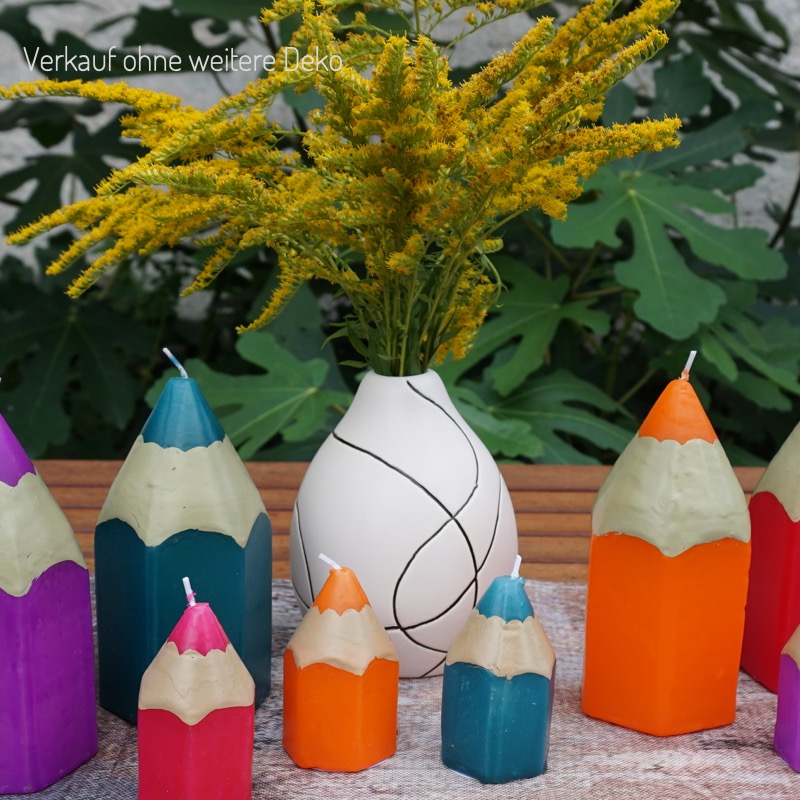 Vase aus Keramik mit feinen Linien (12cm)