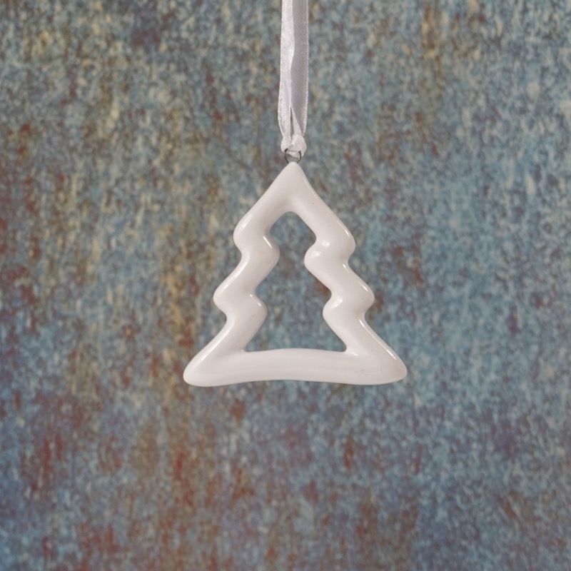 weißer Anhänger Tannenbaum (6,5cm)